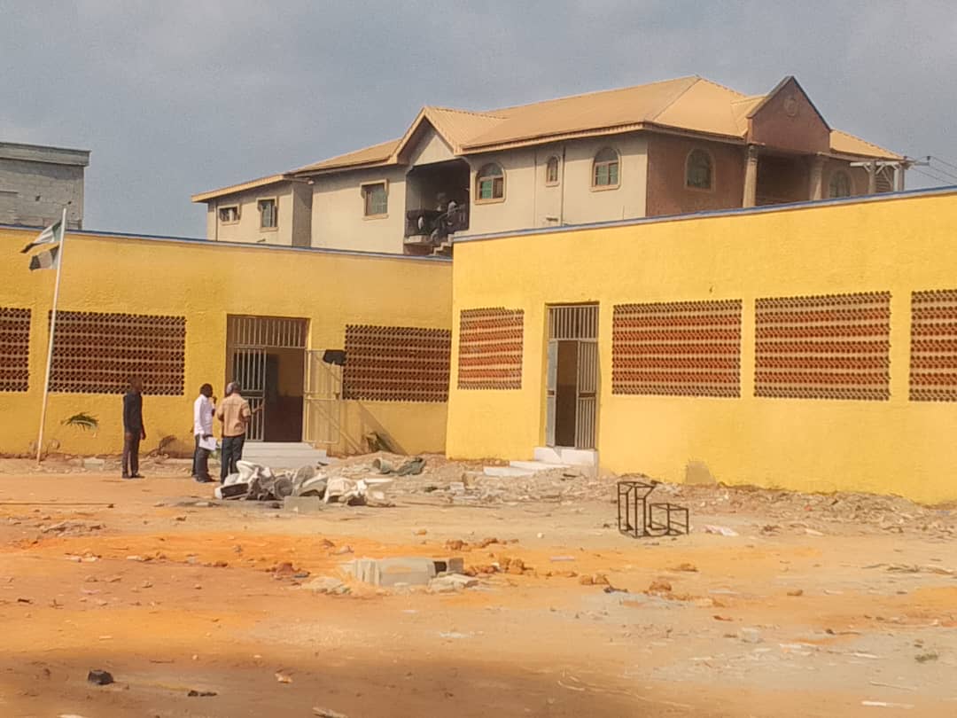 CONSTRUCTION AND RENOVATION OF PRIMARY SCHOOLS IN AGEGE LOCAL GOVERNMENT: