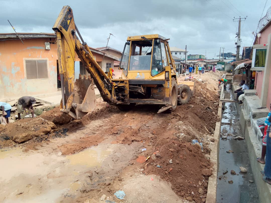 Construction of Road and drainage at Alowonle street