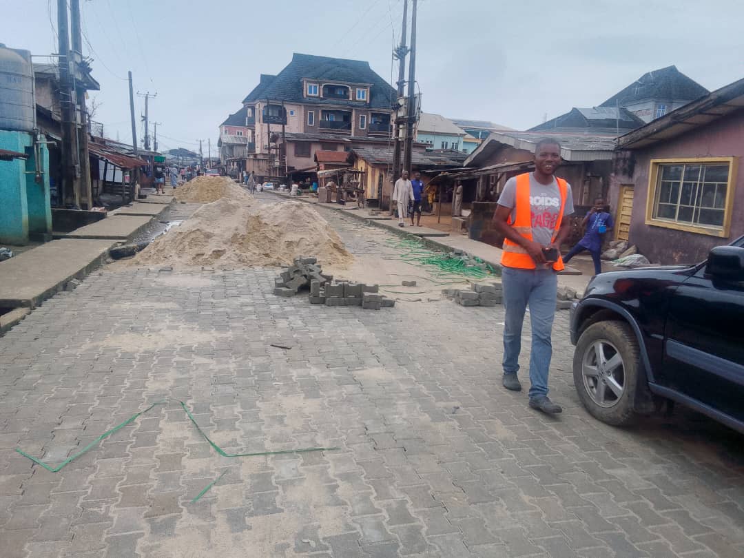 Construction of Road and drainage at Alowonle street