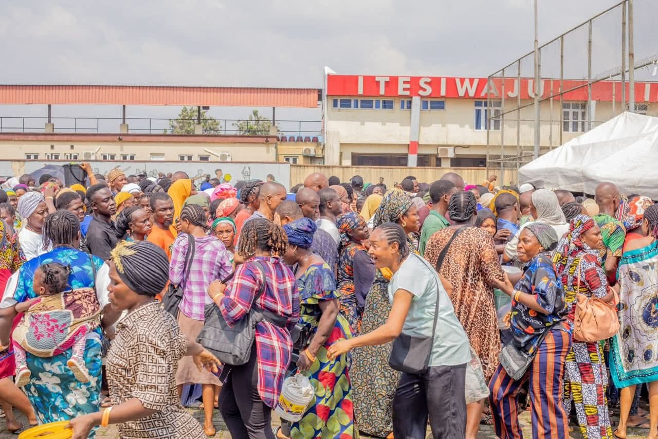 Agege Holds 3rd 50% Discount Food Market